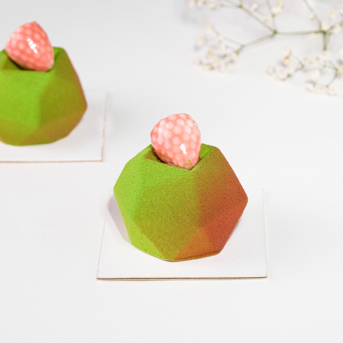 Pistachio Raspberry Petit